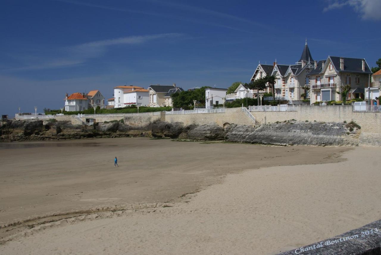 Chambre D'Hotes "Les Volets Bleus" - Villa L'Olivier Cote Mer Vaux-sur-Mer Exterior photo